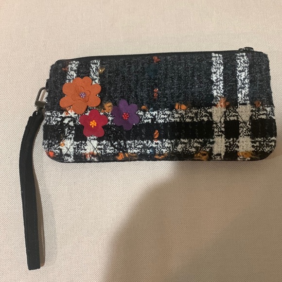 Wristlet - Picture 1 of 3
